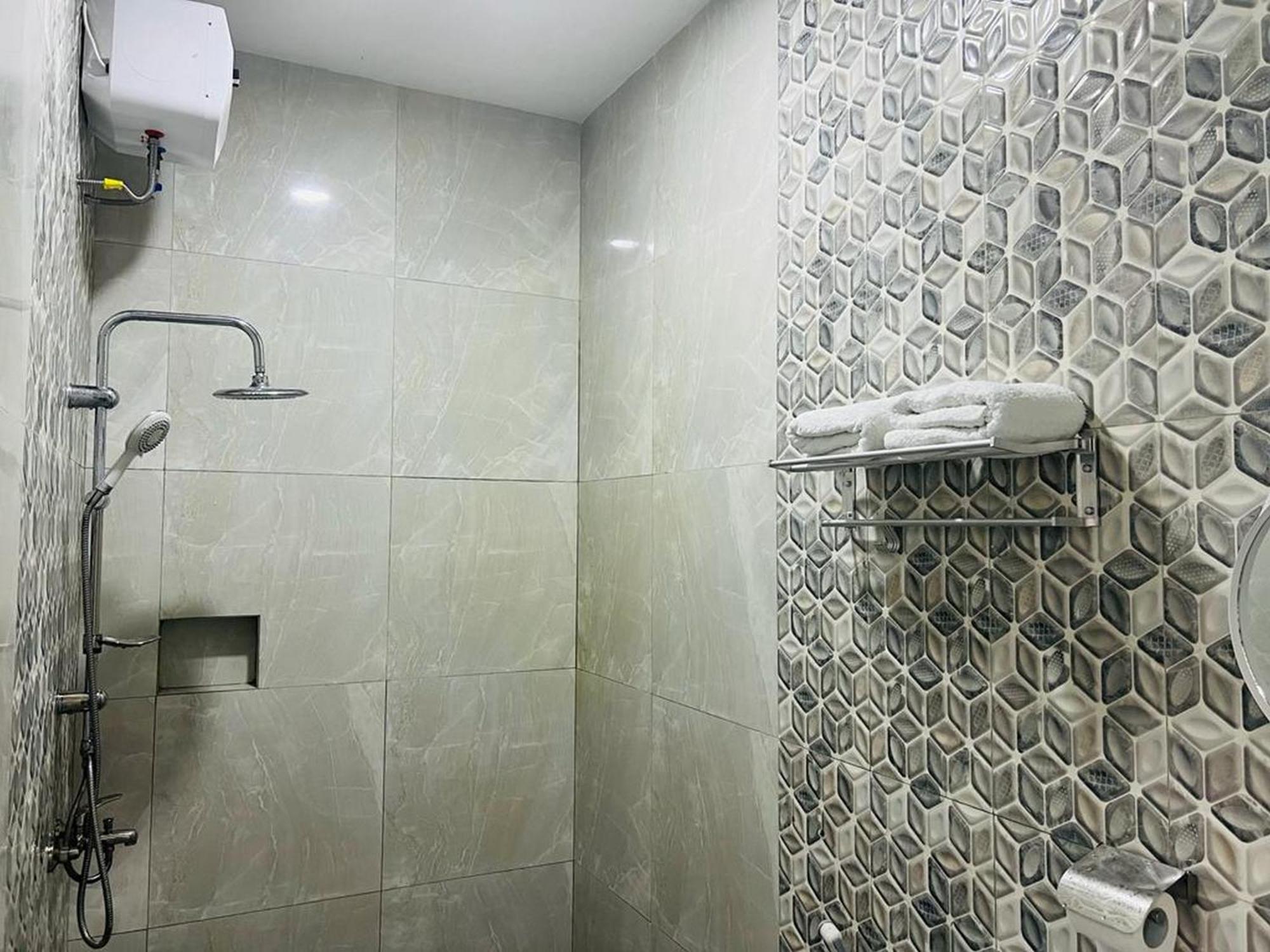 Urbanview Hotel Nimara Ngawi By Reddoorz Экстерьер фото