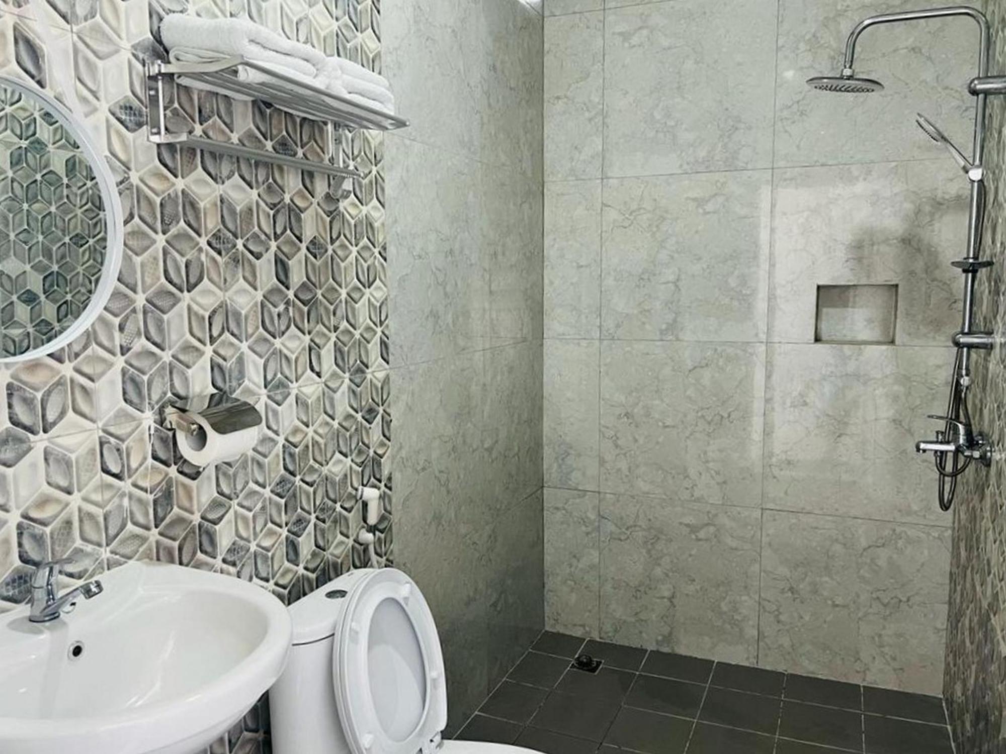Urbanview Hotel Nimara Ngawi By Reddoorz Экстерьер фото