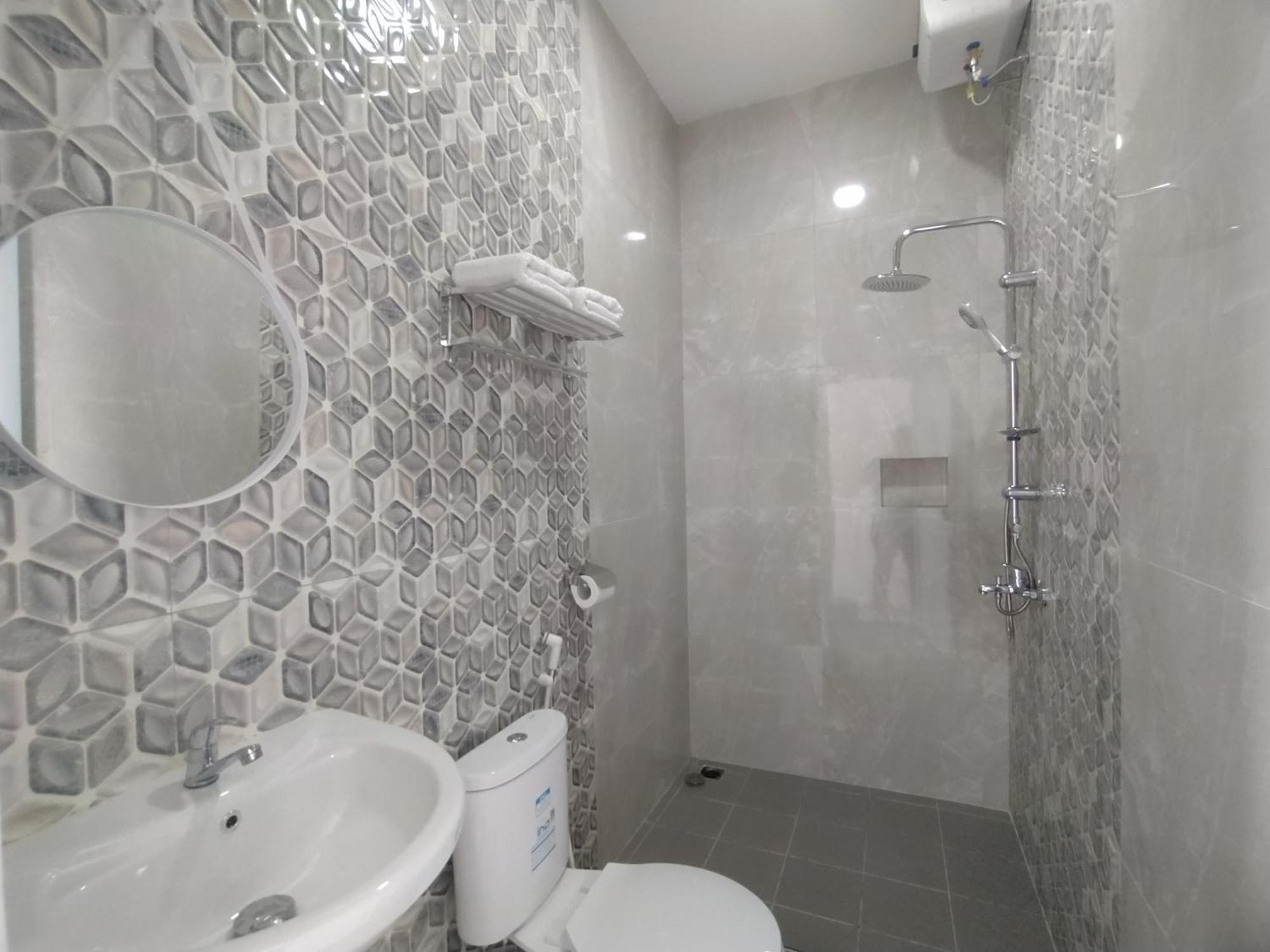 Urbanview Hotel Nimara Ngawi By Reddoorz Экстерьер фото