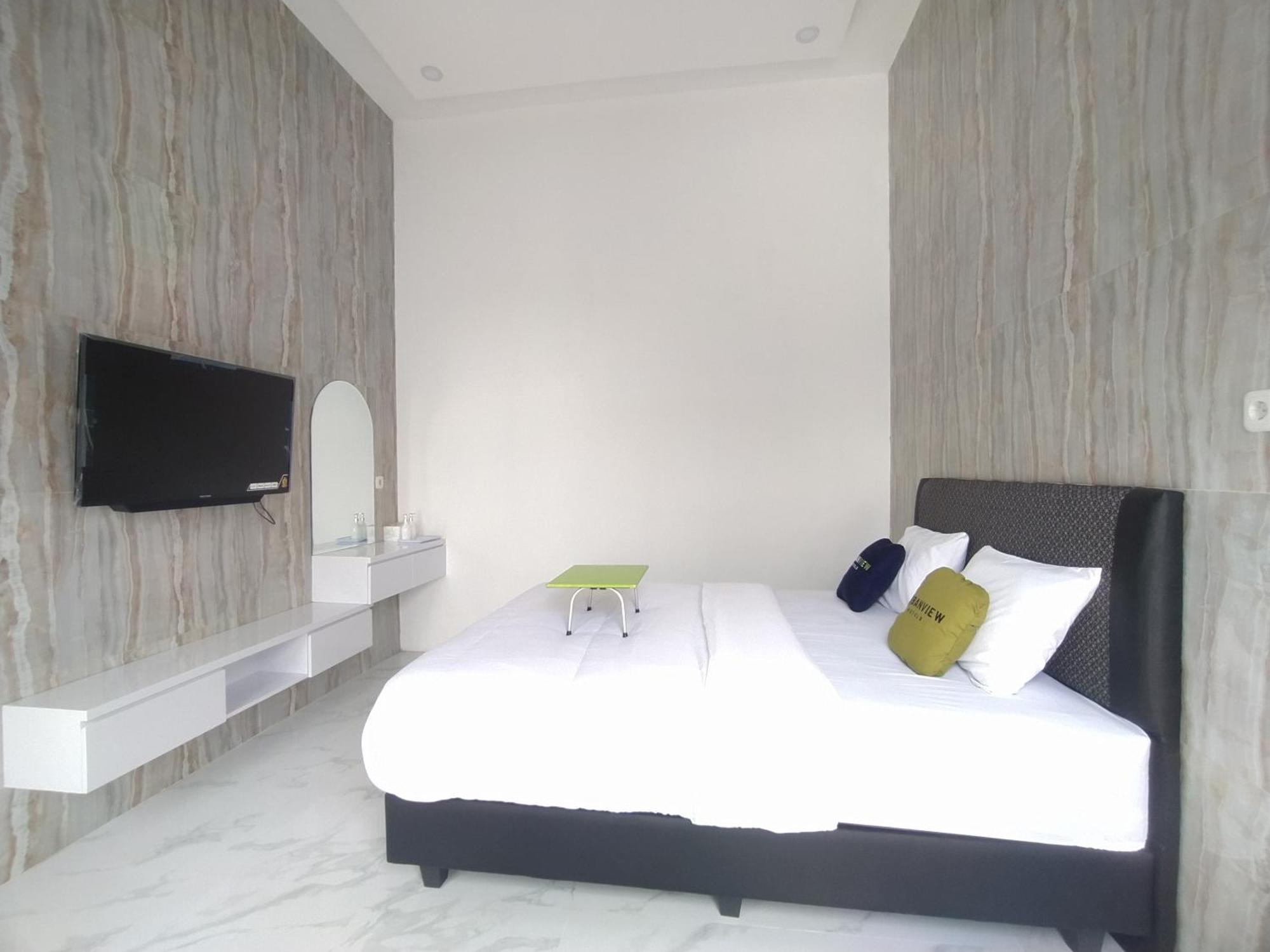 Urbanview Hotel Nimara Ngawi By Reddoorz Экстерьер фото