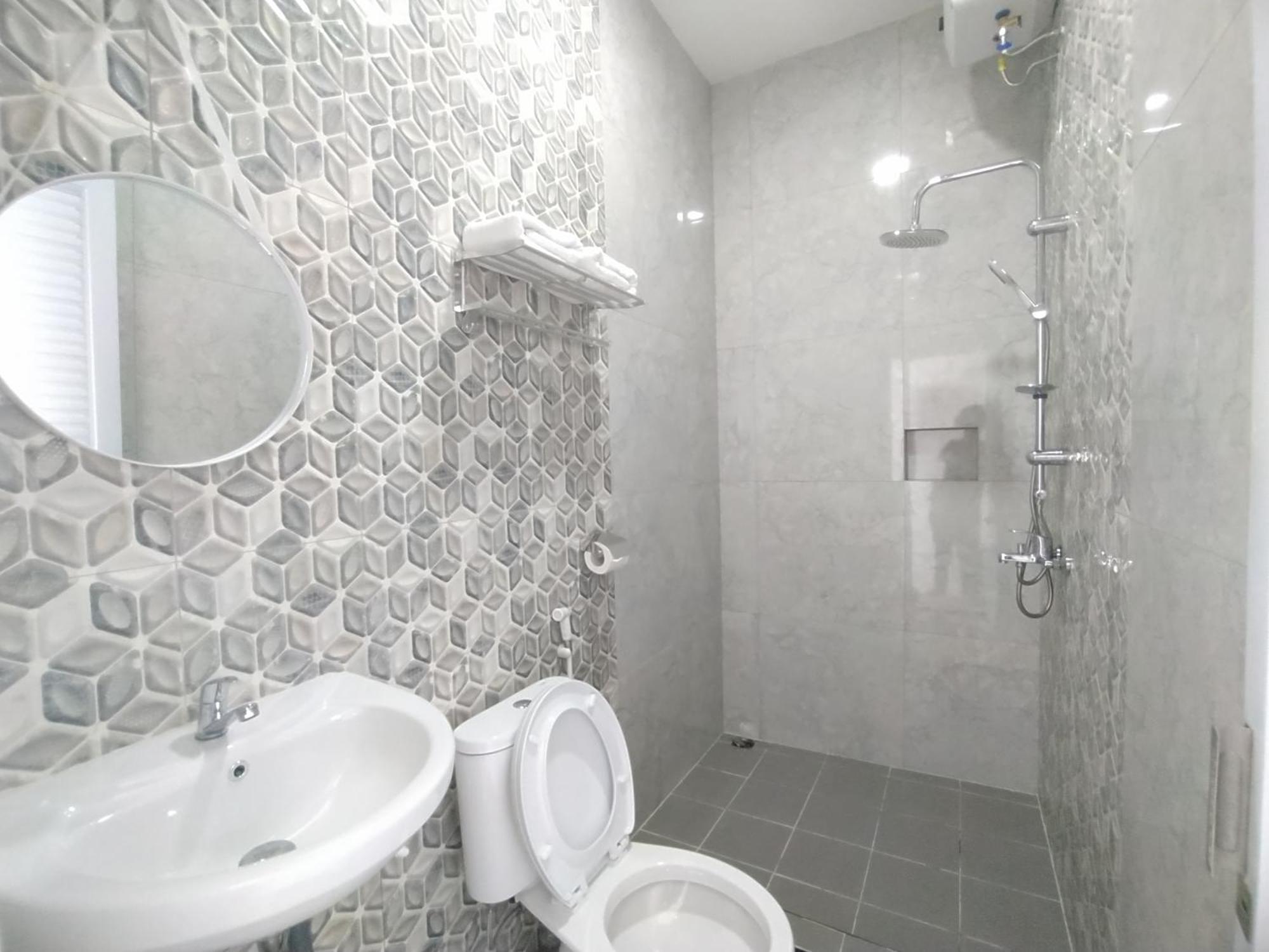 Urbanview Hotel Nimara Ngawi By Reddoorz Экстерьер фото